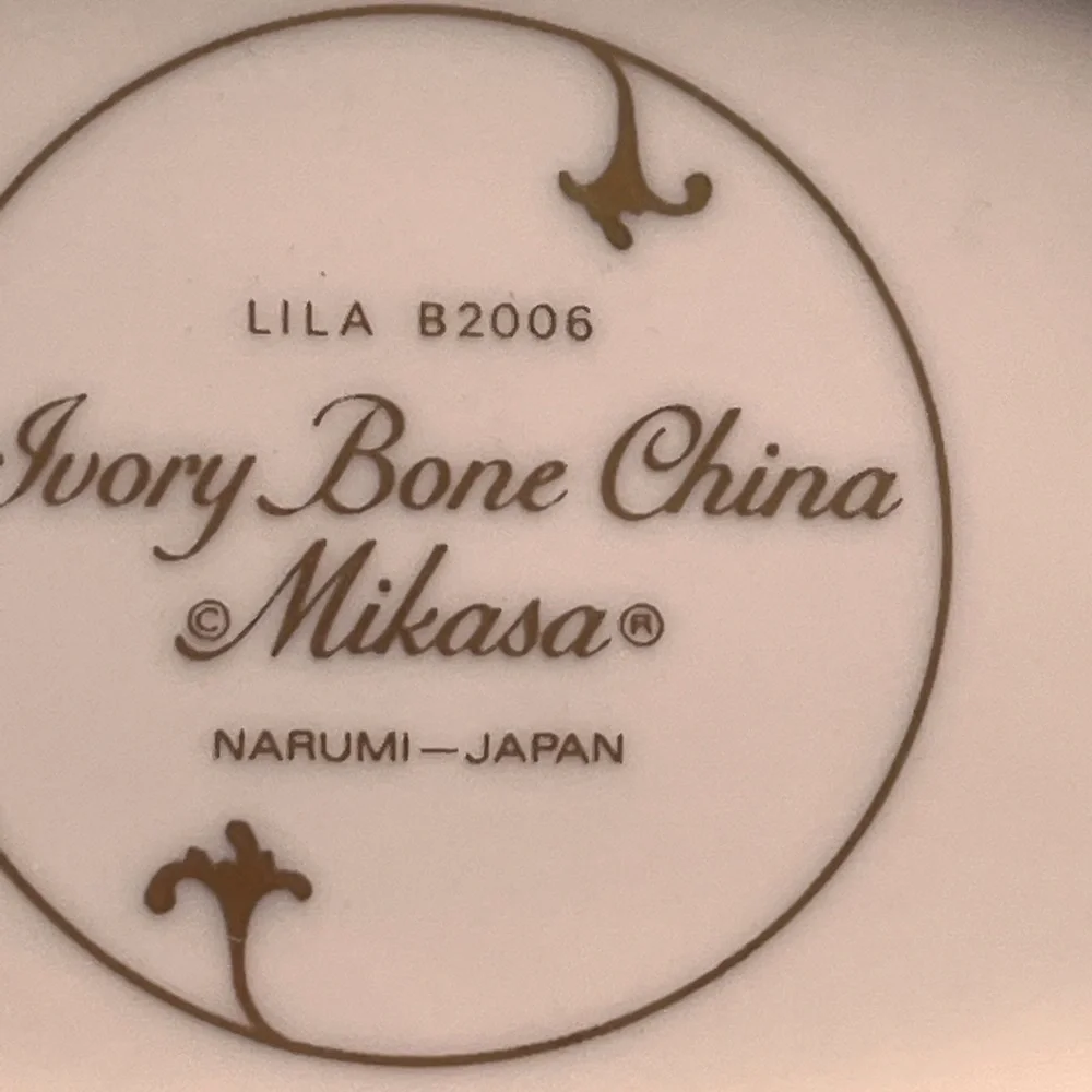 Vintage bone China Mikasa basket